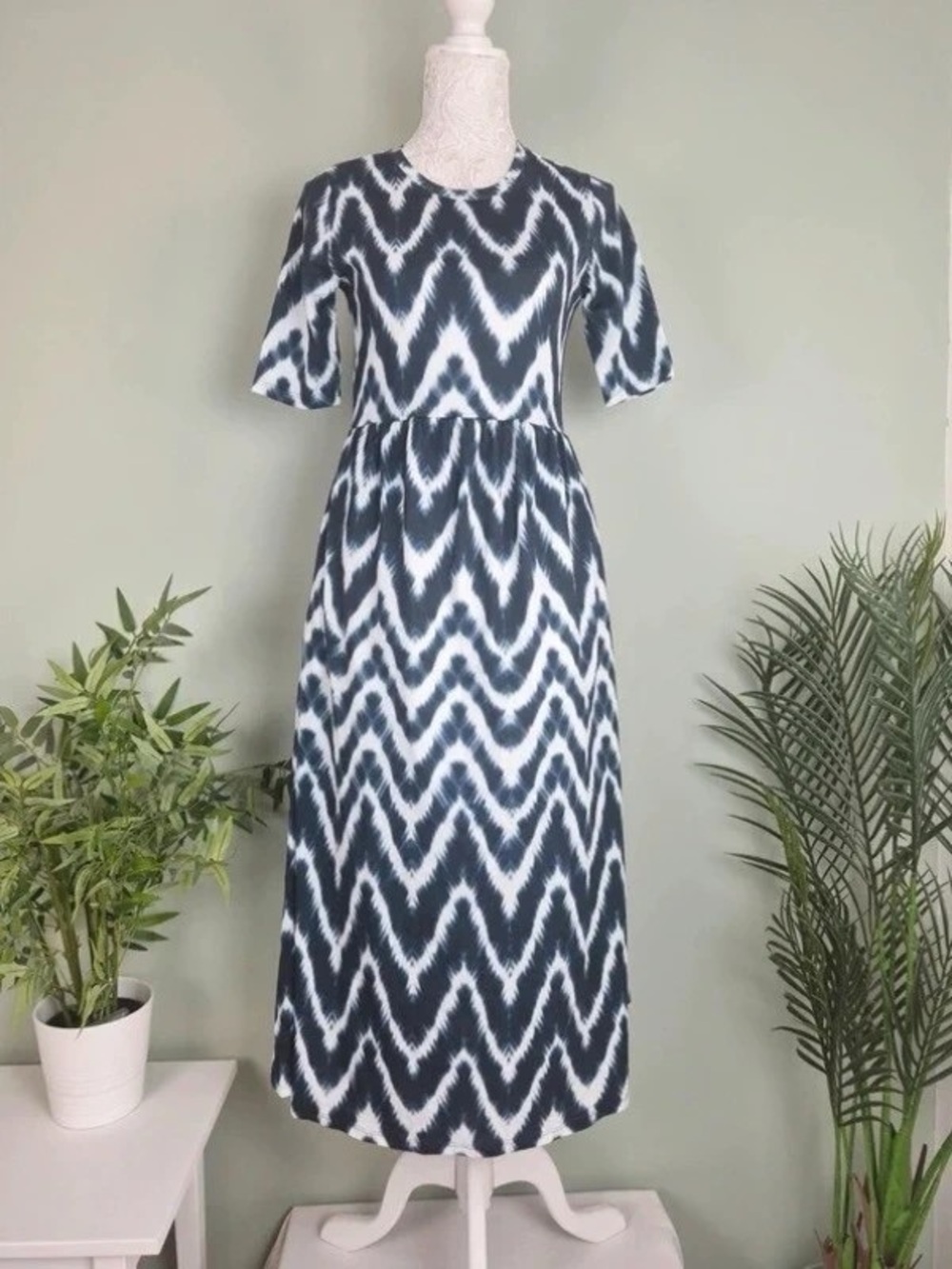 Chevron Black and White Maxi Dress with Short Sleeves